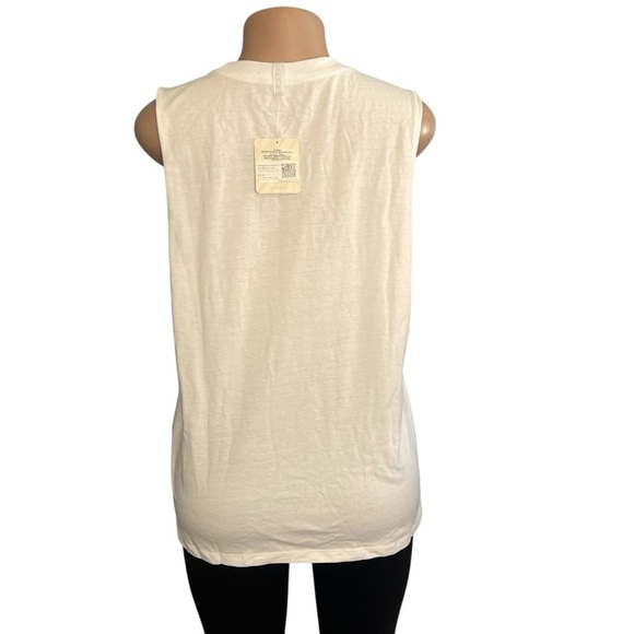 3/$30 🍂 Fabletics International Women's Day Muscle Tank - Picture 5 of 8